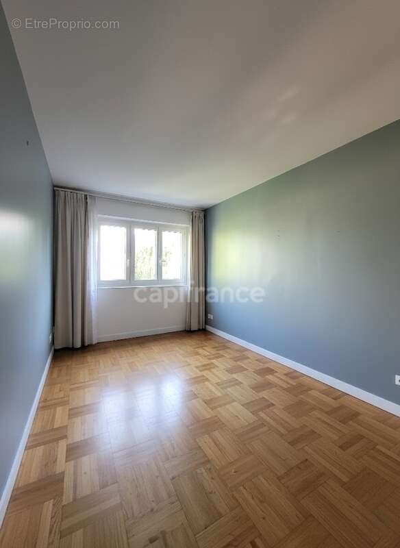 Appartement à CHILLY-MAZARIN