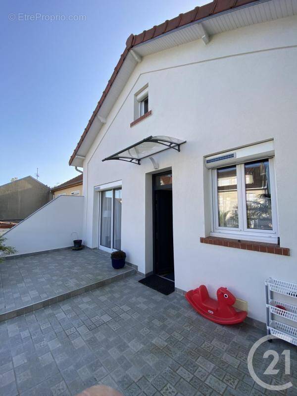 Maison à BONNEUIL-SUR-MARNE