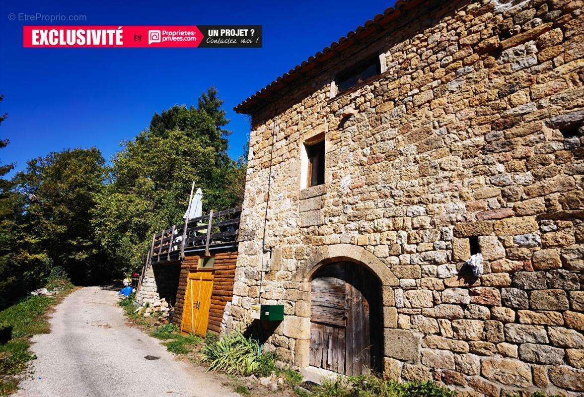 Maison à SAINT-PIERRE-DE-COLOMBIER