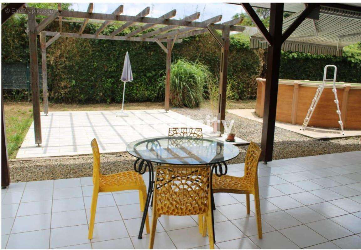 Maison 90 m² à Matoury  - photo 6