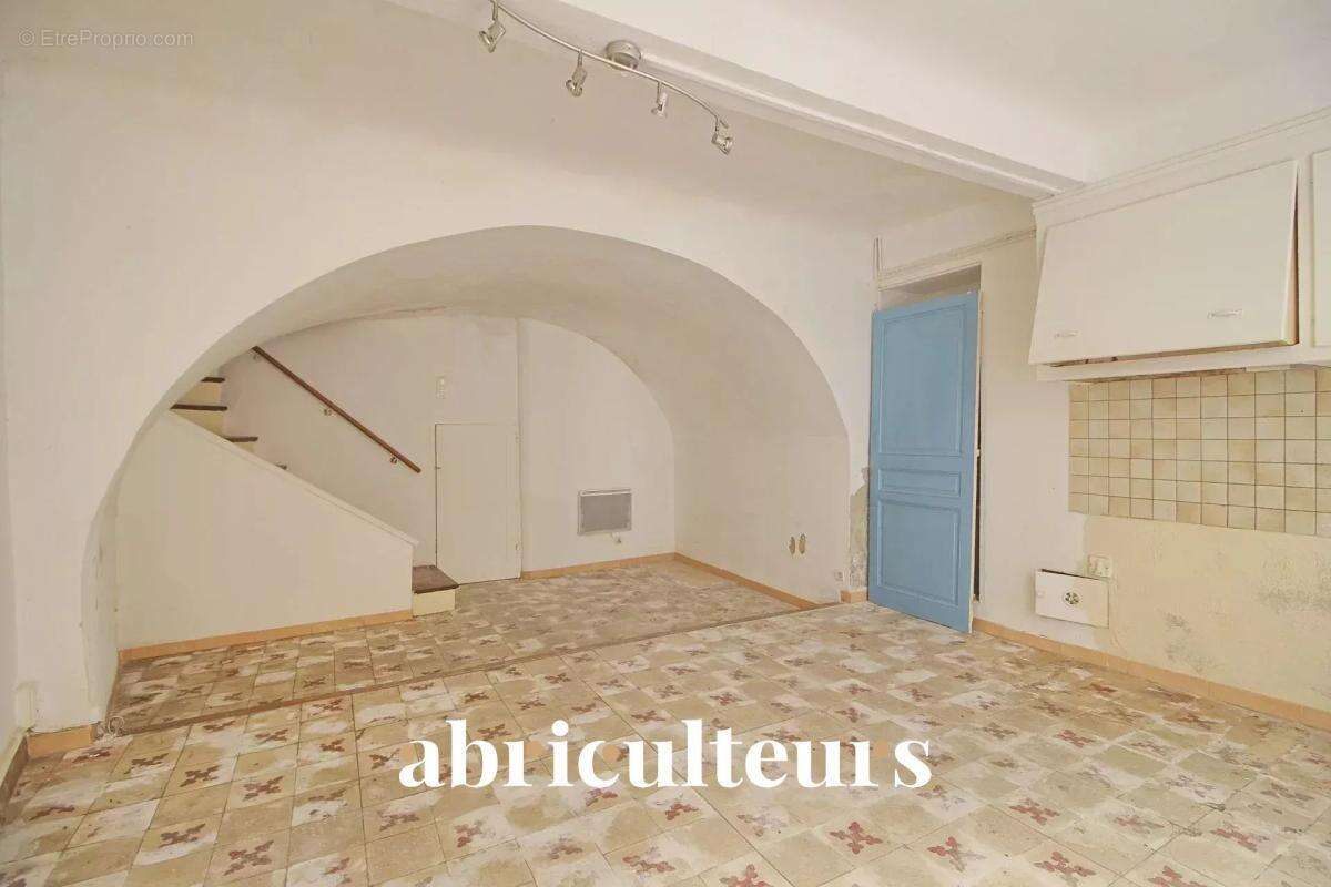 Appartement à ROGNES