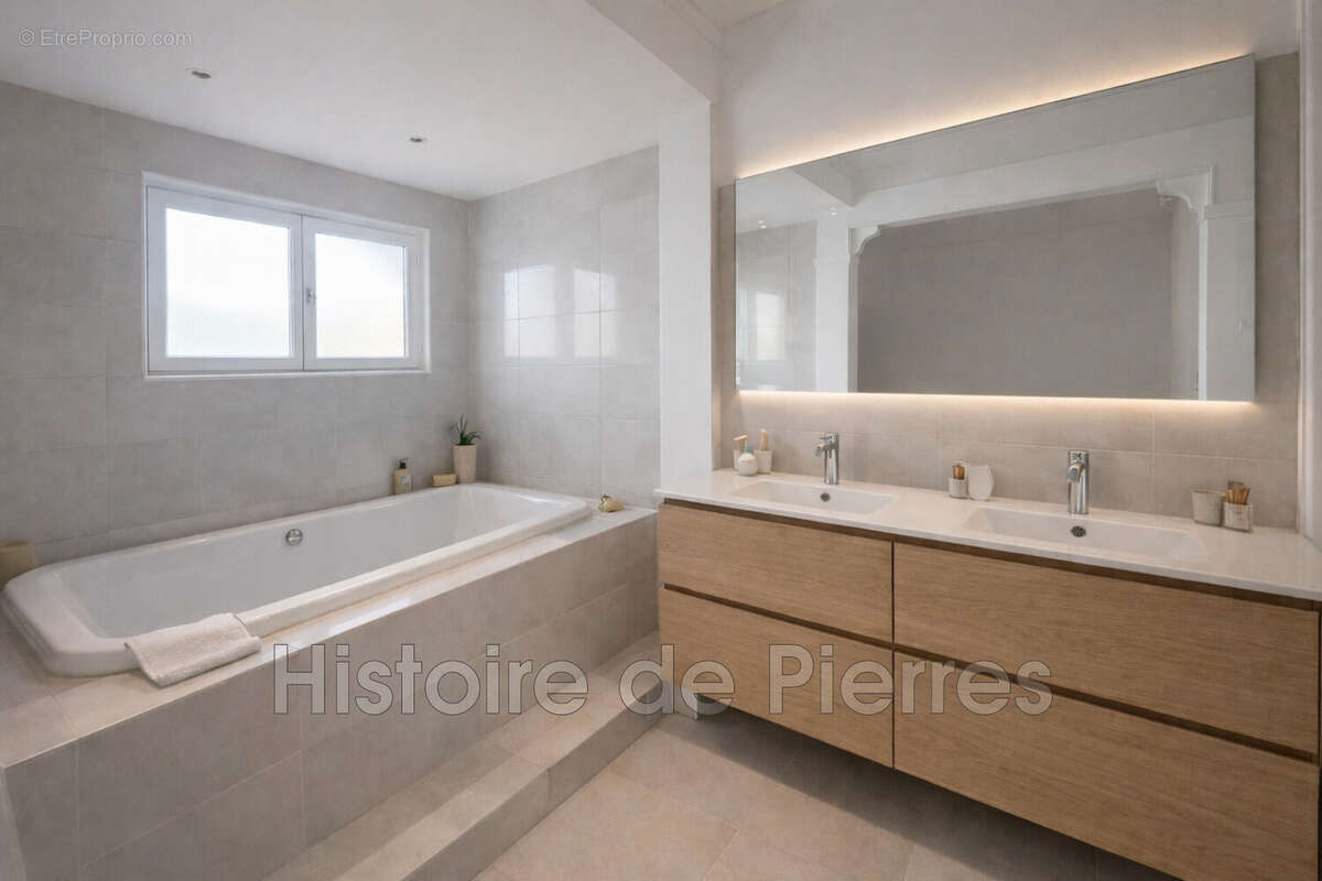 Maison à PLAN-DE-LA-TOUR