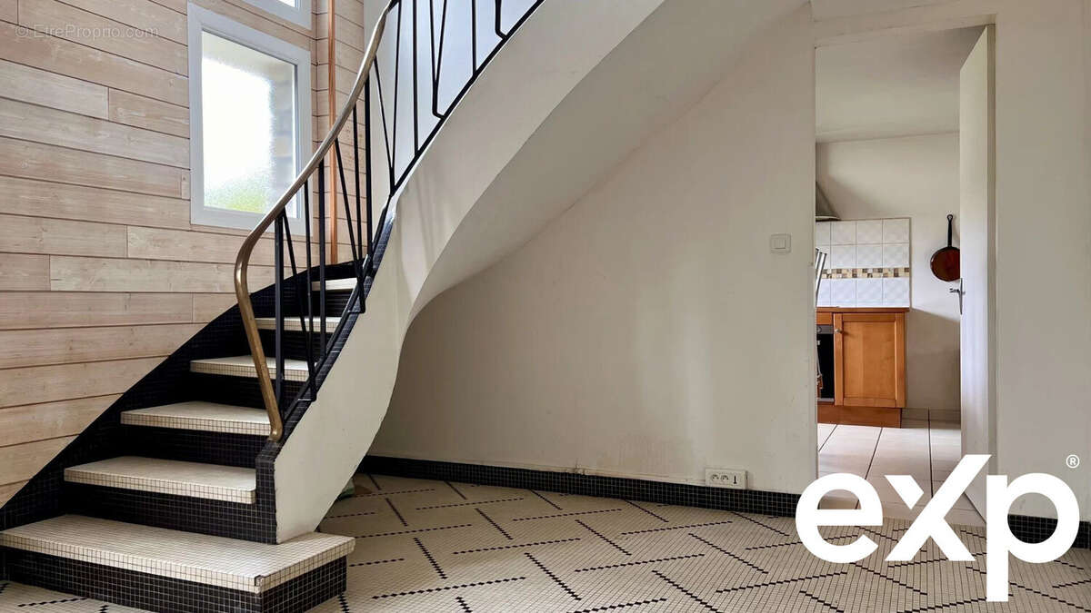 Maison à SAINTE-LUCE-SUR-LOIRE