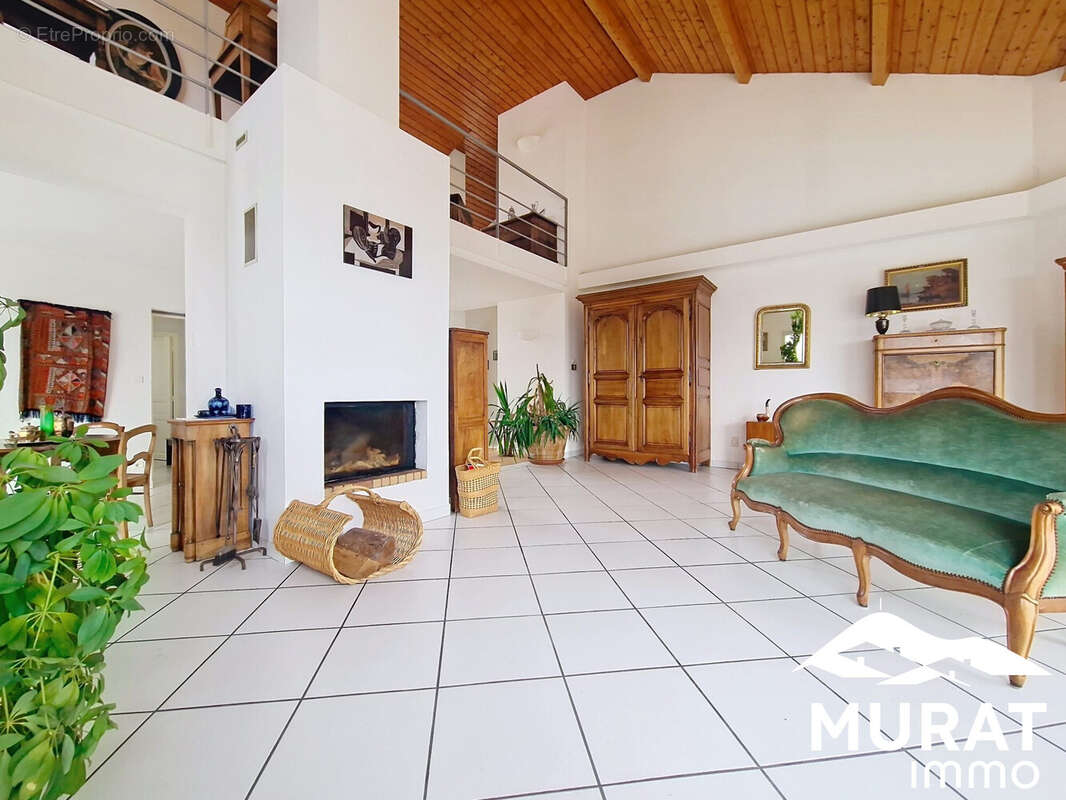 Maison 250 m² à Royat  - photo 3