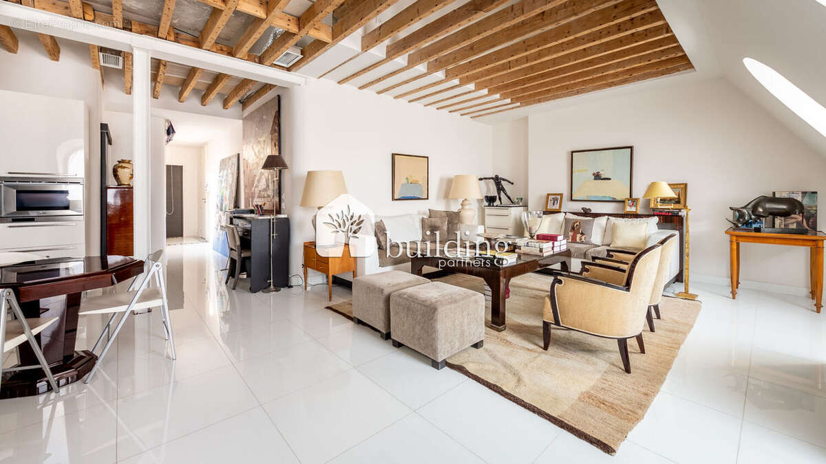 Appartement à PARIS-16E