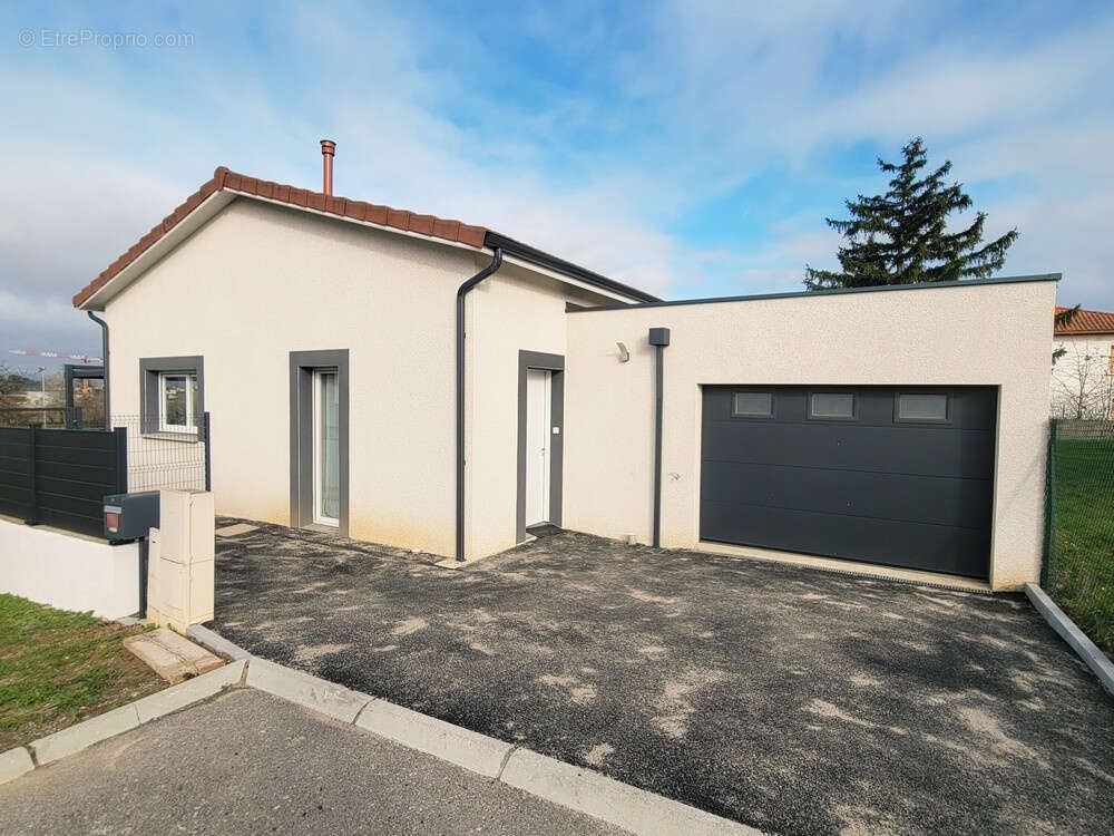 Maison à SALAISE-SUR-SANNE