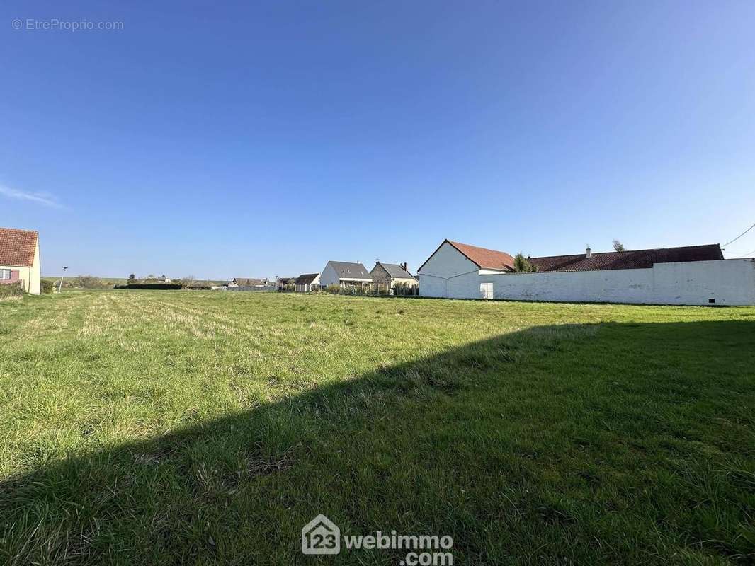 Le terrain est situé hors lotissement - Terrain à MORTIERS