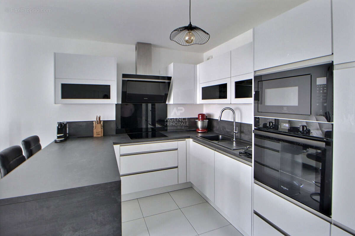 Appartement à VERNEUIL-SUR-SEINE