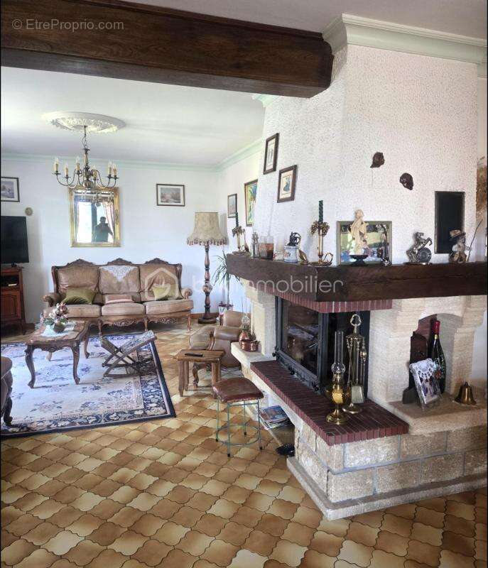 Maison à DONZERE