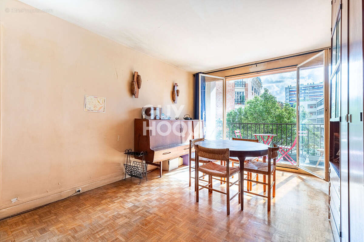 Appartement à PARIS-15E