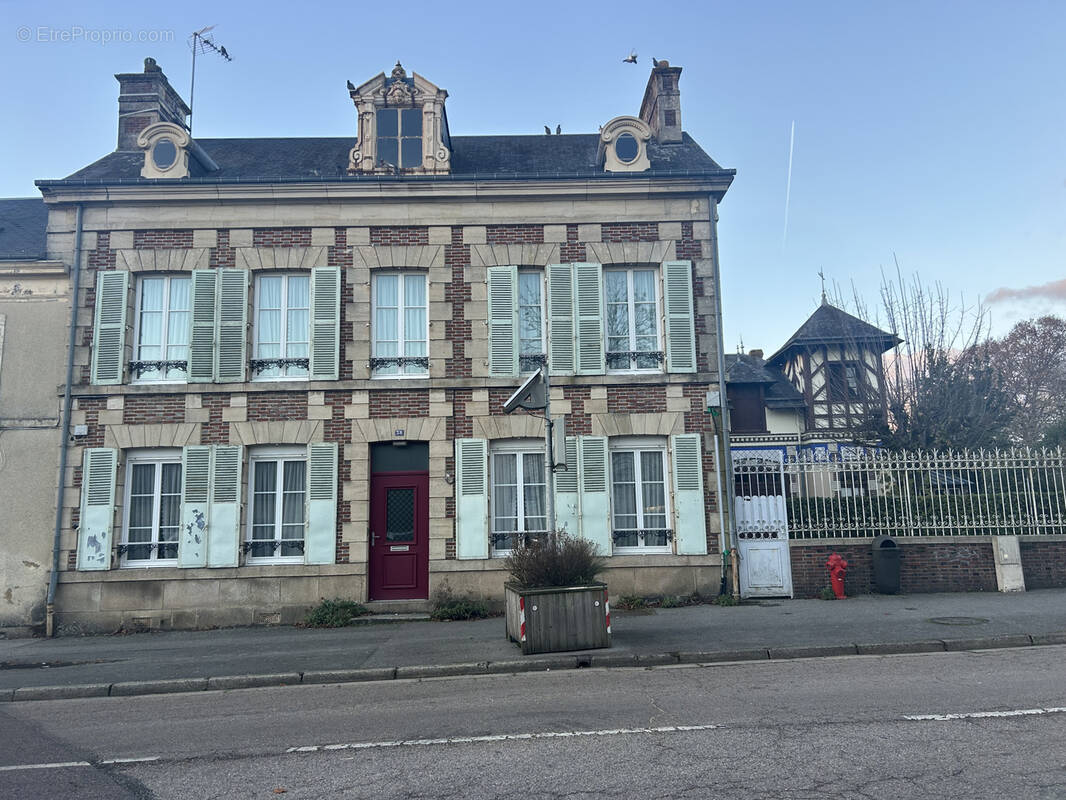 Maison à LE MELE-SUR-SARTHE