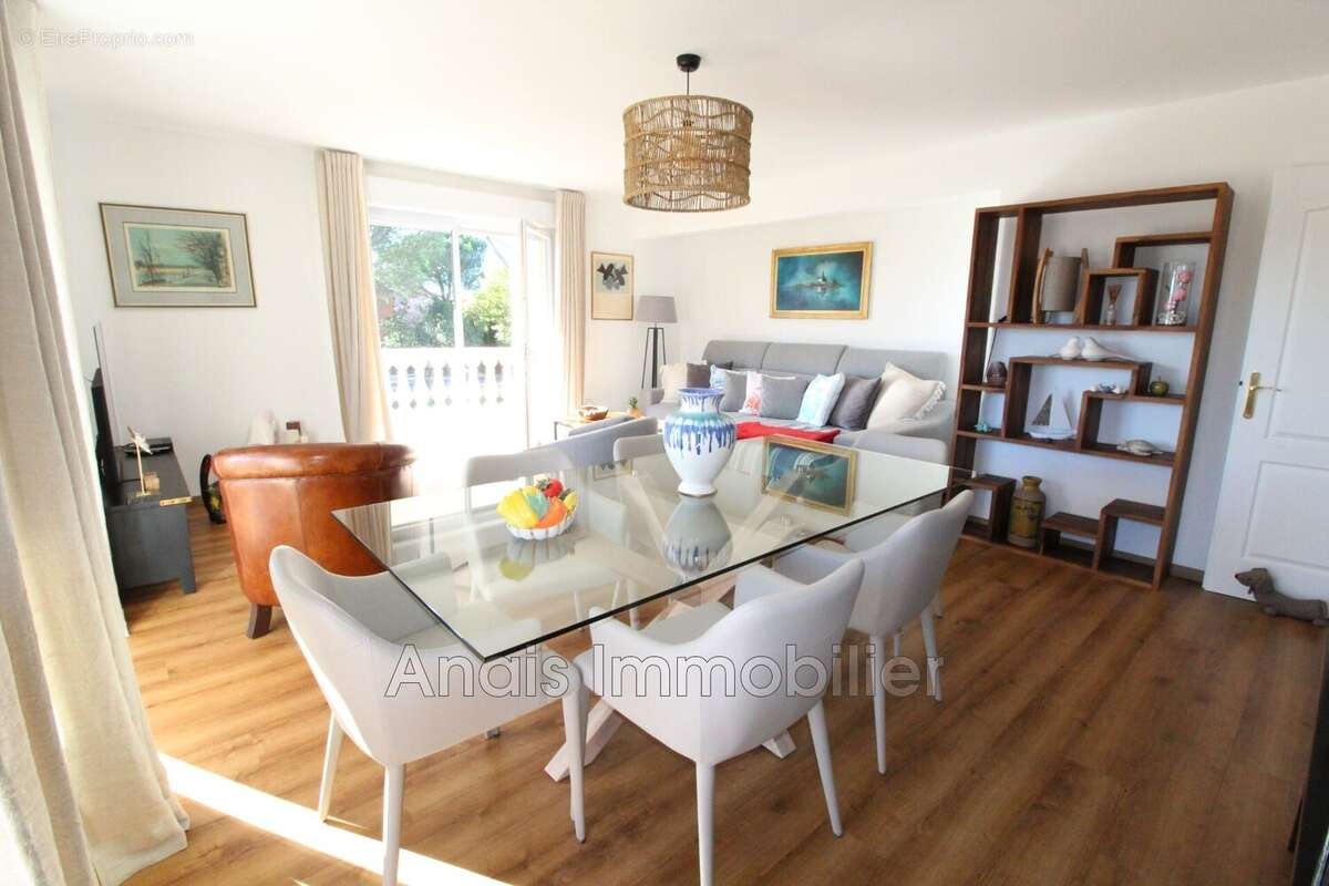 Appartement à COGOLIN