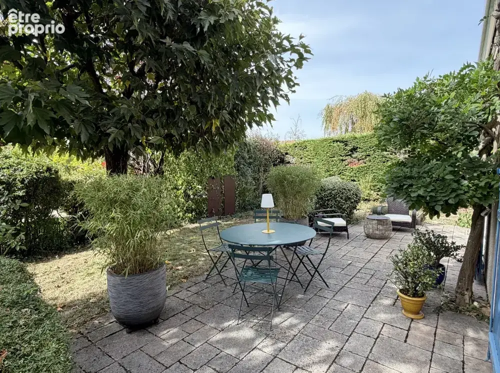 CRAPONNE proche du centre et au calme, belle maison de 124 m2 avec 4 chambres sur terrain de 427 m2 - photo 1