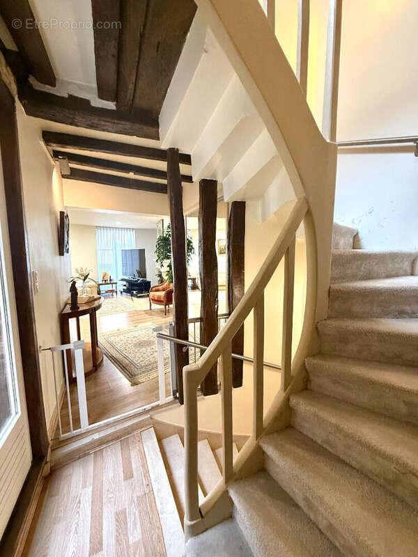 Maison à FONTAINEBLEAU