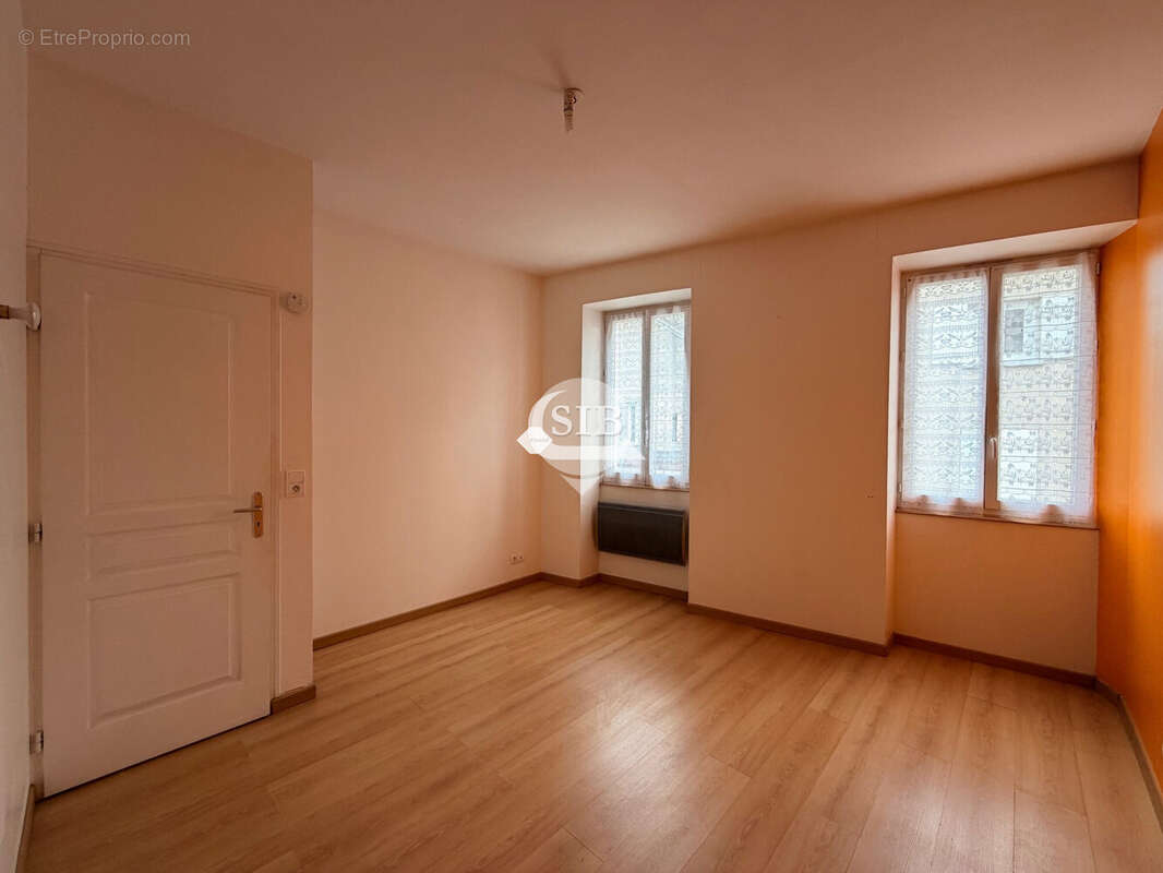 Appartement à LA VILLE-DU-BOIS