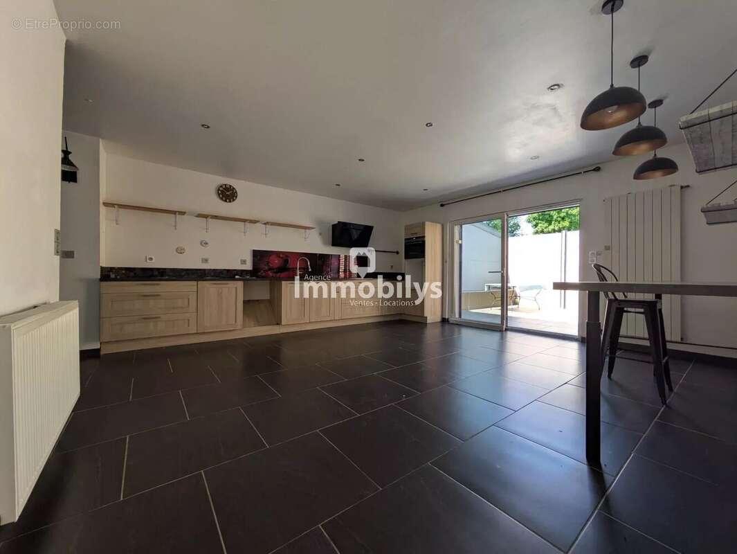 Maison ancienne rénovée  207 m² avec 4 chambres - photo 2