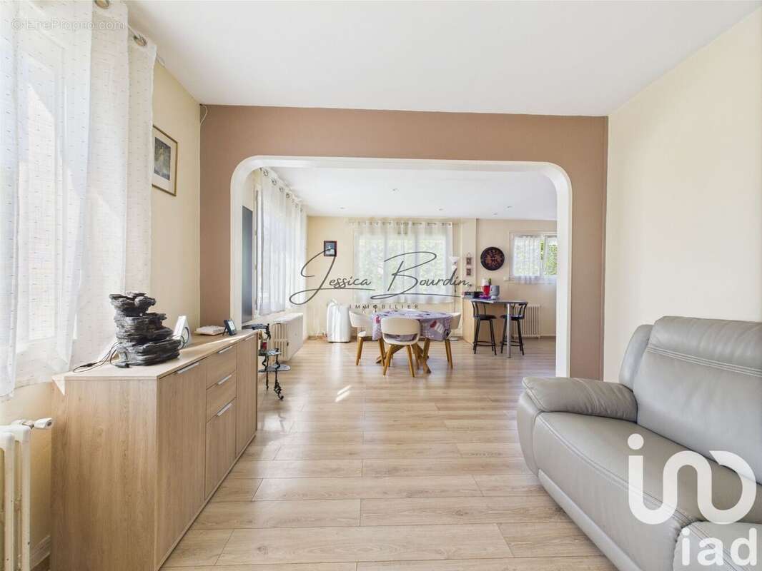 Photo 5 - Maison à MONTEREAU-FAULT-YONNE