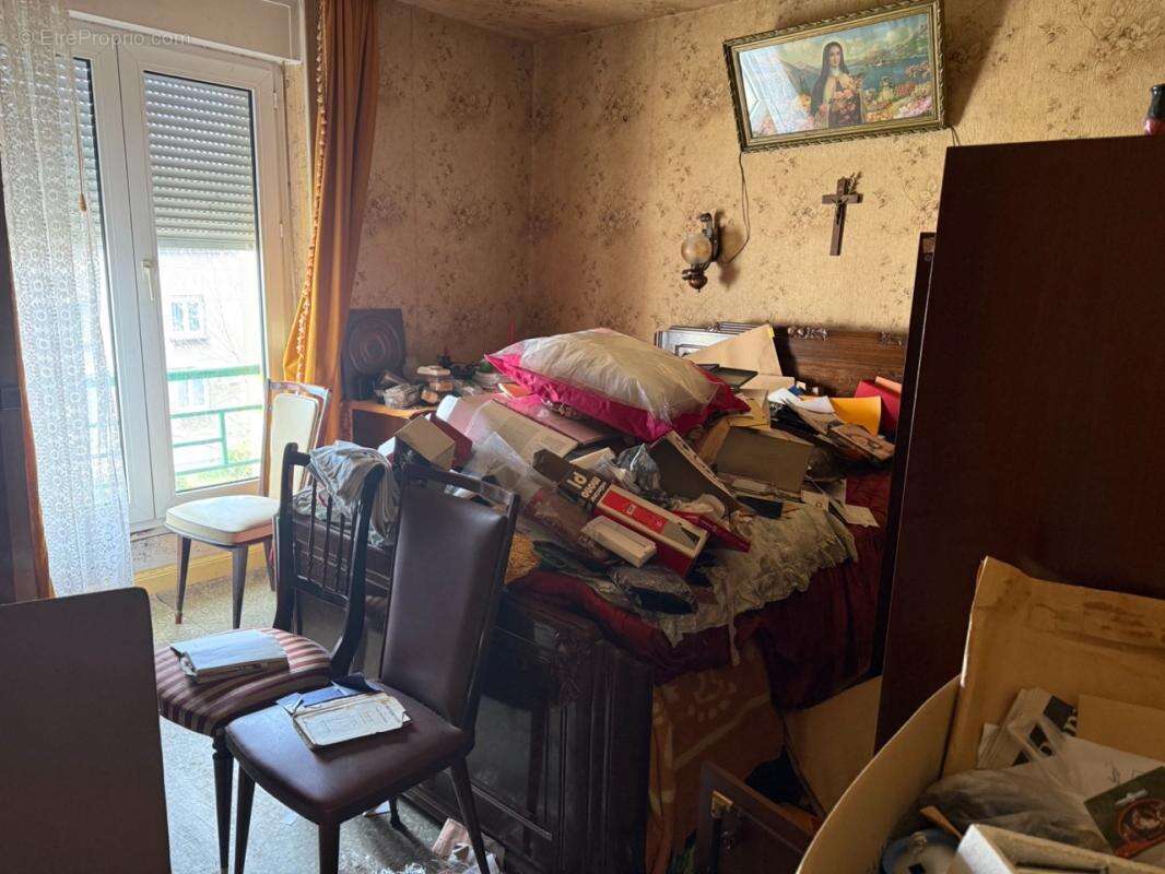 SUCCESSION VACANTE ! Maison mitoyenne 4 pièces 3 chambres 83 m2 JOEUF, offrant un fort potentiel de rénovation - photo 11