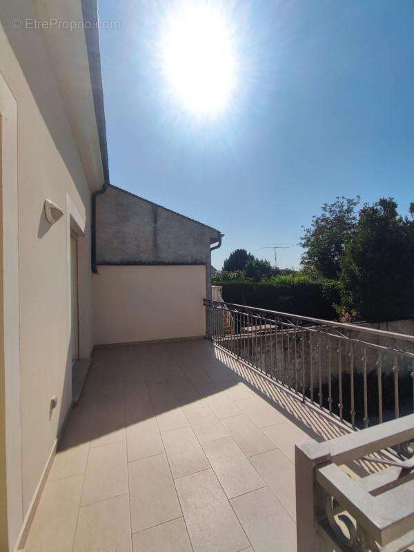 Appartement à CHAMPS-SUR-MARNE