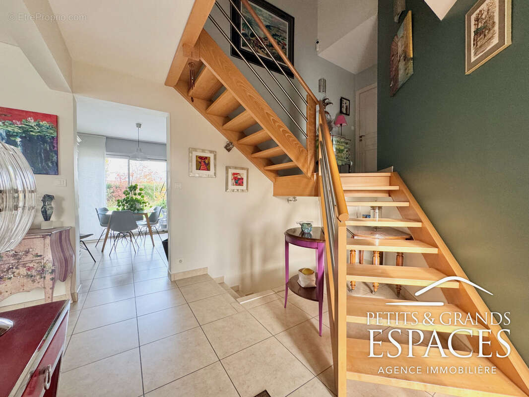 Maison à FAMARS