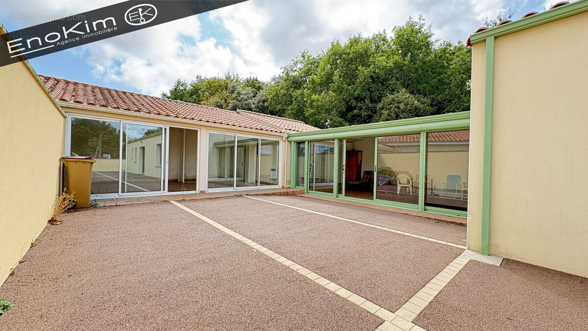 Maison 118m2 à Avrille sur une parcelle de 481m2 - photo 2