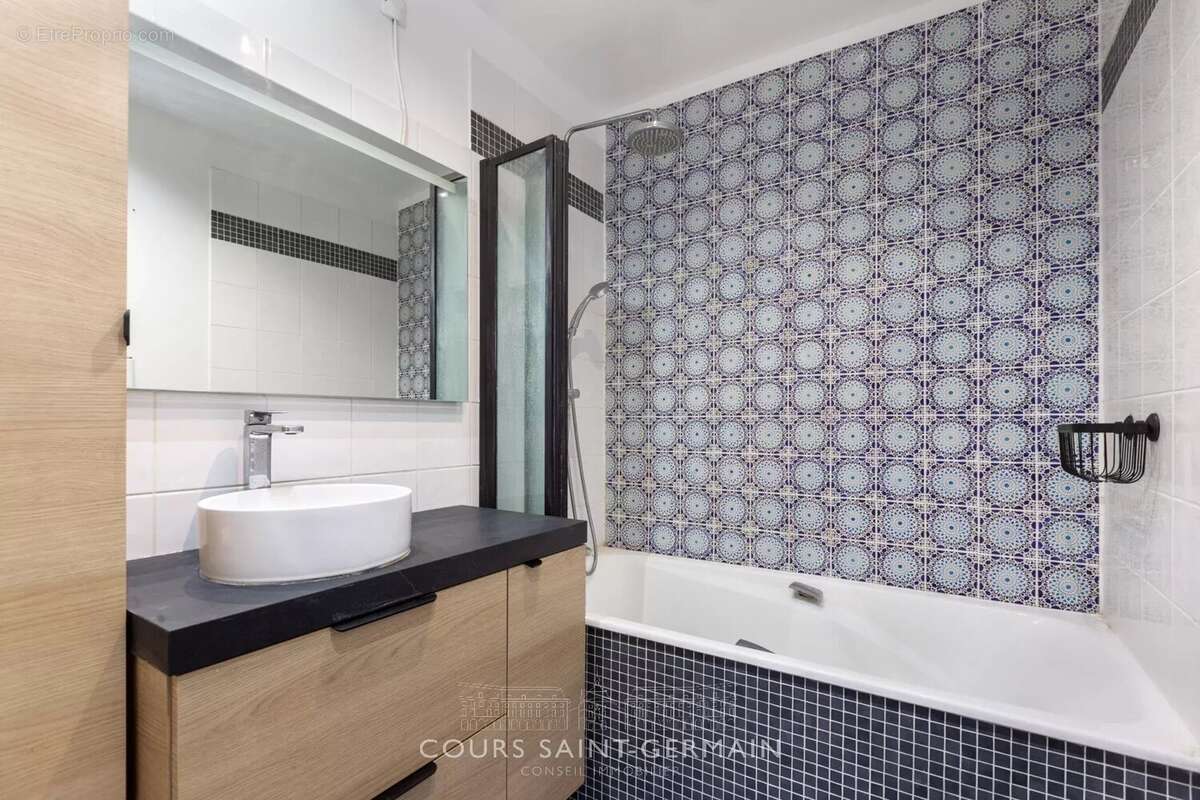 Appartement à PARIS-10E