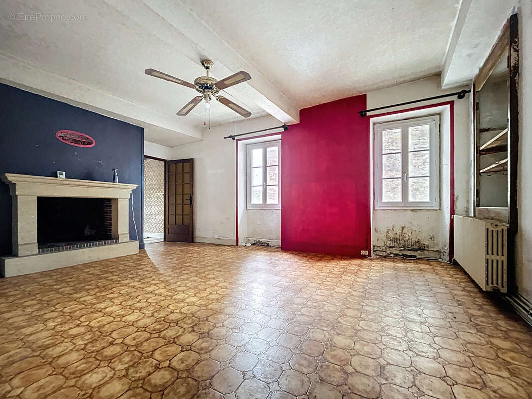 Maison à BRIGNAC-LA-PLAINE