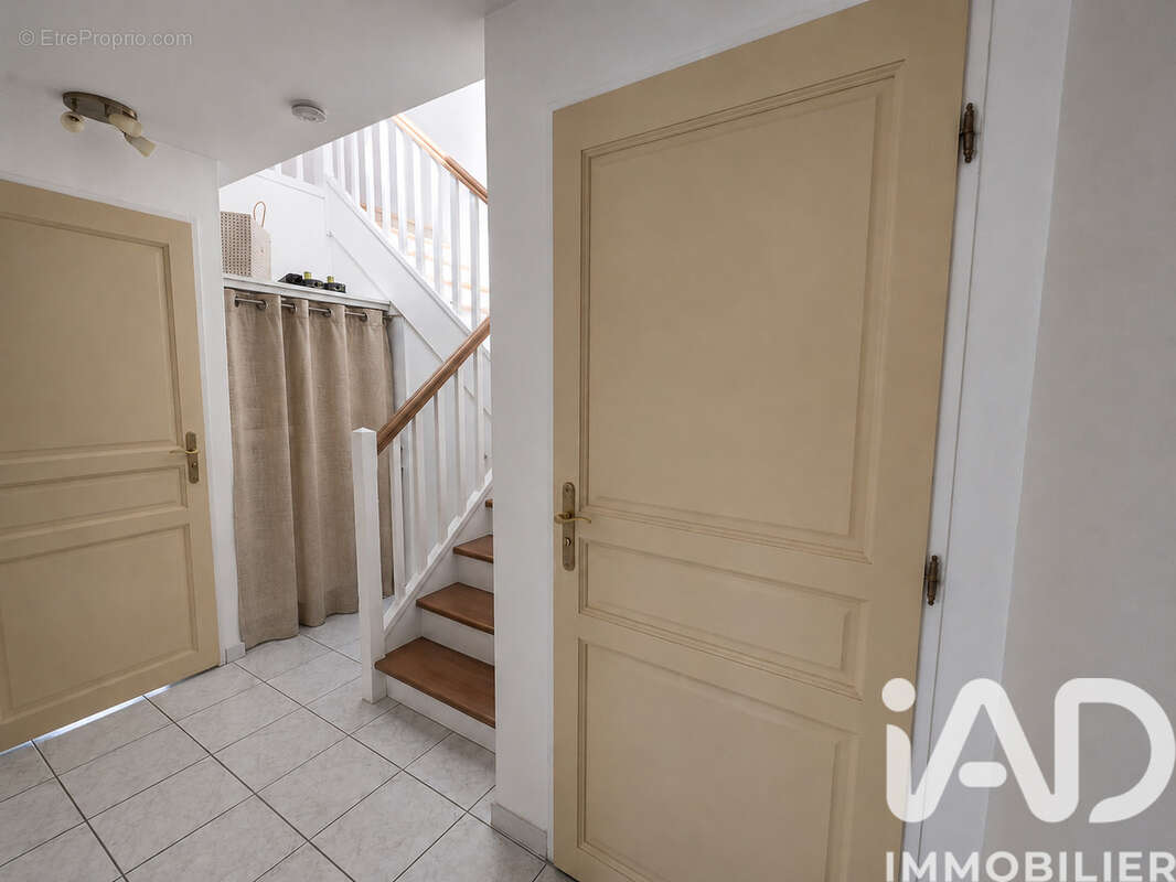 Maison 87 m² à Chazey-Bons  - photo 7