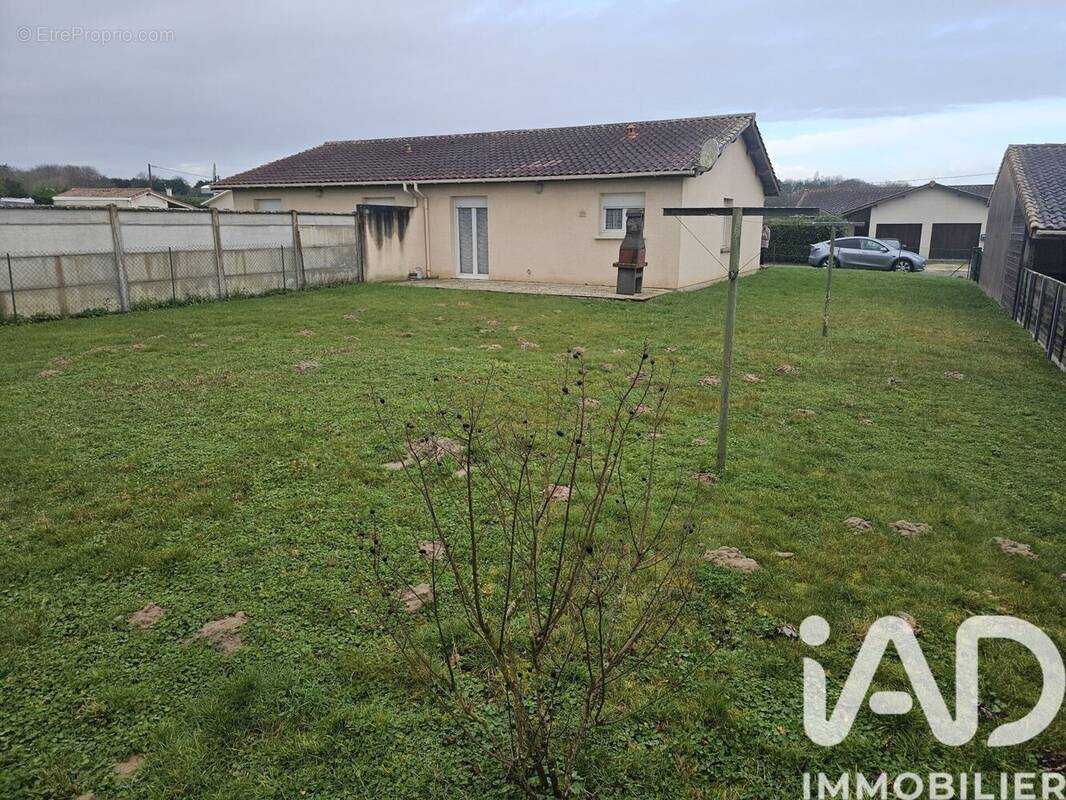 Photo 1 - Maison à PUGNAC