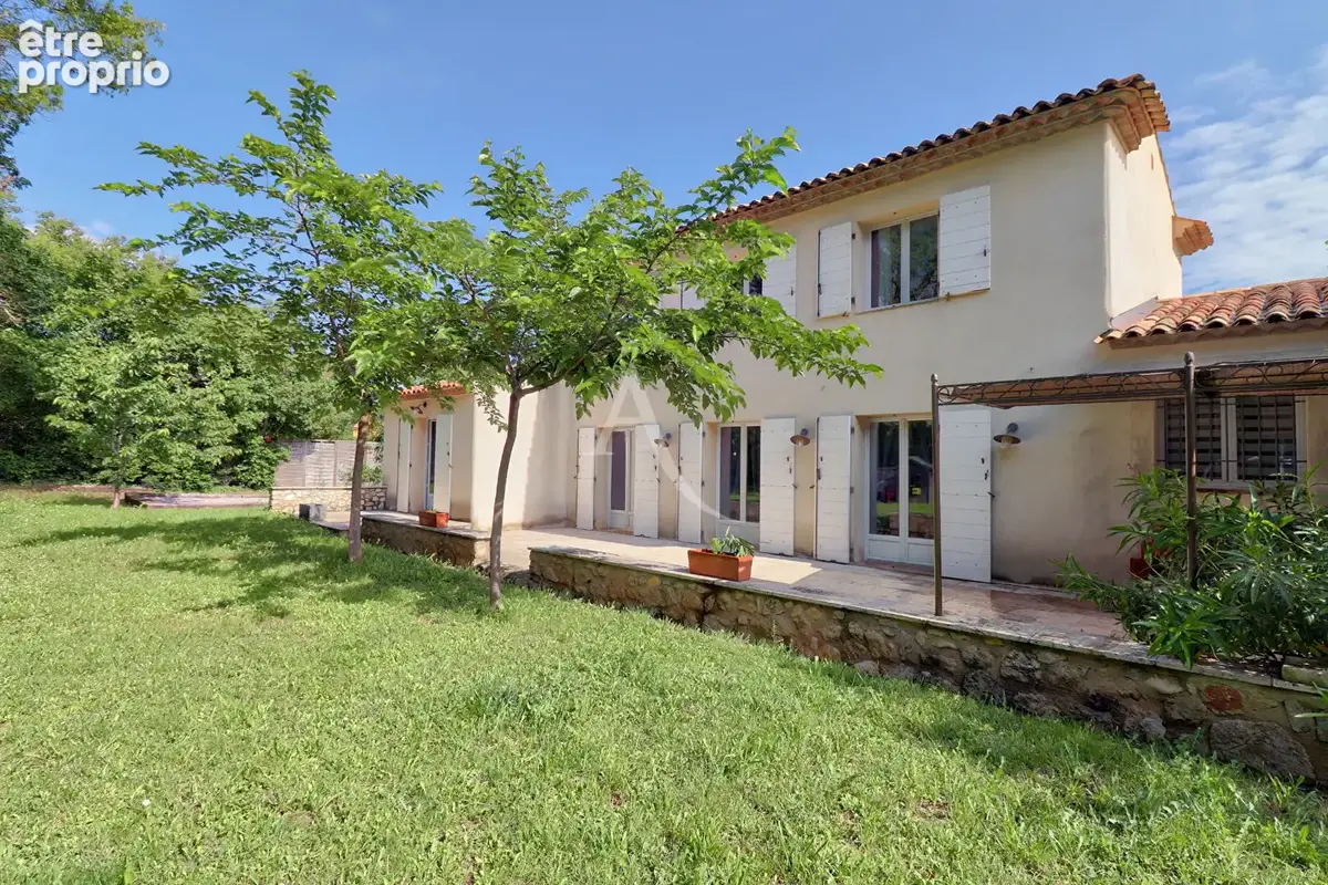 Villa type 6 au calme de 172m2 avec jardin garage abri voiture double et piscine - photo 2