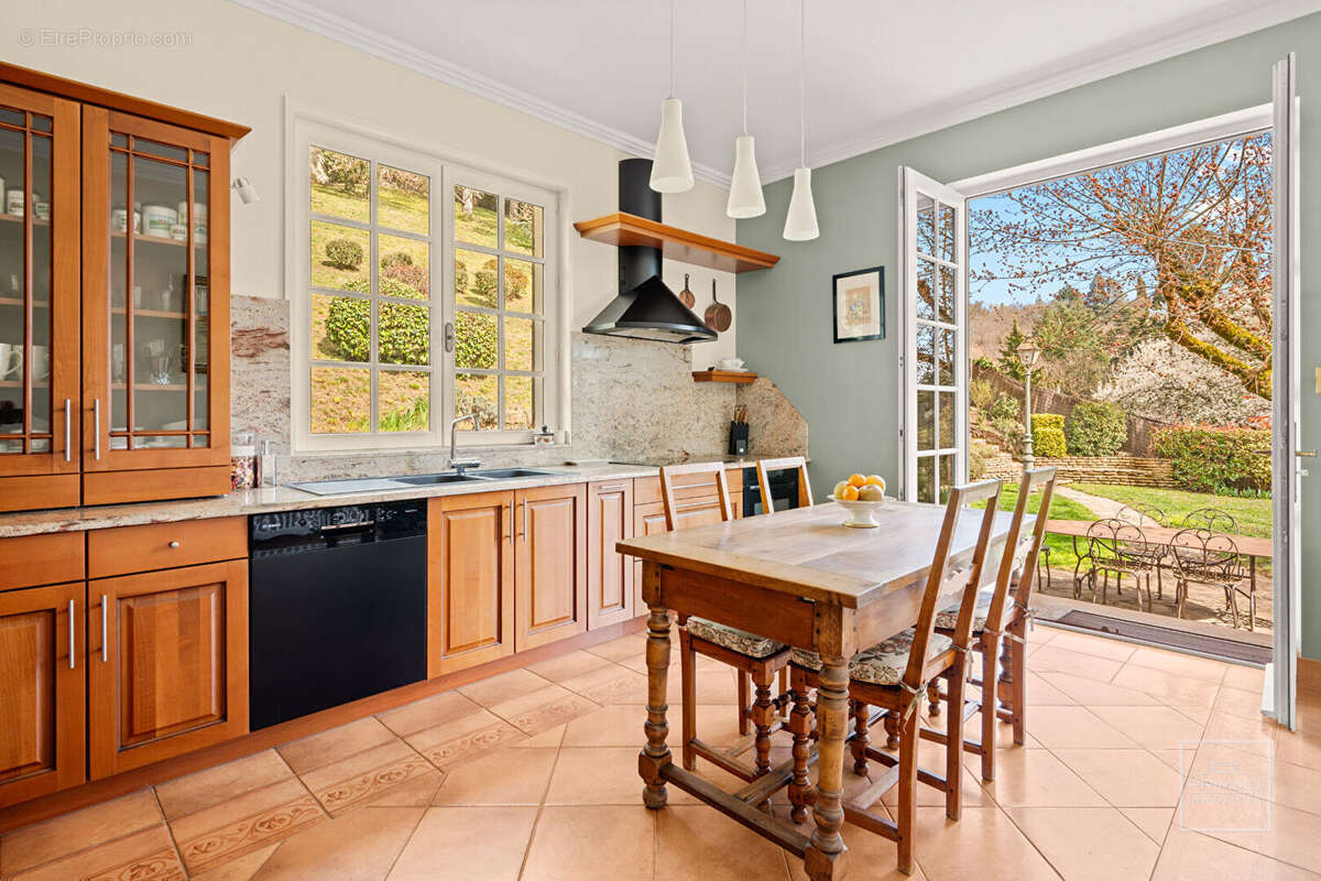 Maison à SAINT-CYR-AU-MONT-D&#039;OR