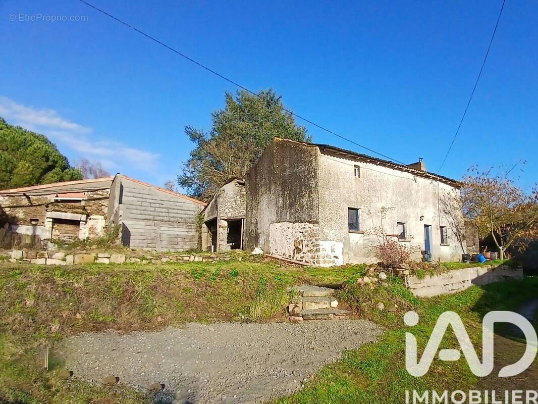 Photo 1 - Maison à SAINT-AMAND-SUR-SEVRE