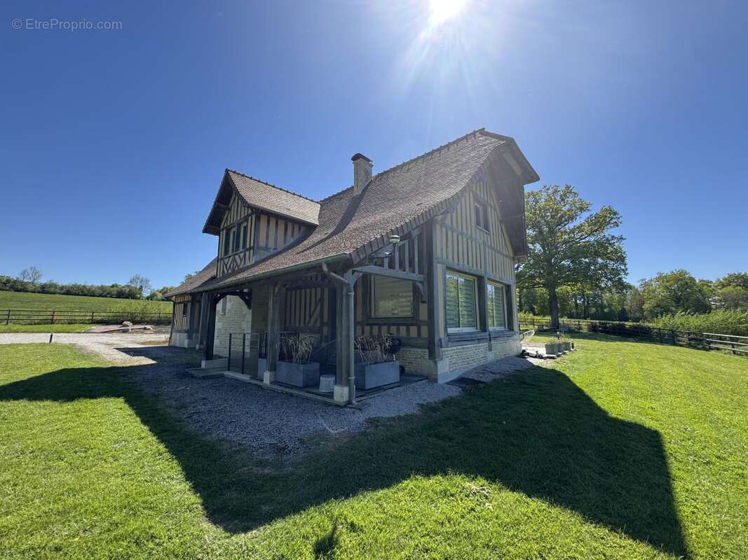 Maison 145 m² à Saint-Martin-De-La-Lieue  - photo 5