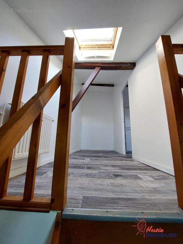 Chalons en champagne - centre ville - appartement t2 en duplex - photo 2