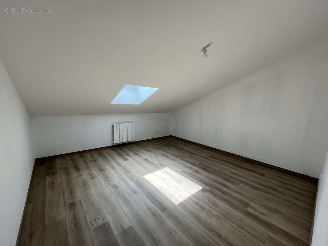 Appartement à COURMANGOUX