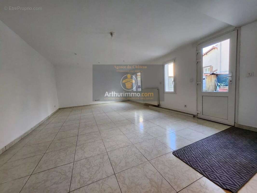 Commerce à ORMESSON-SUR-MARNE