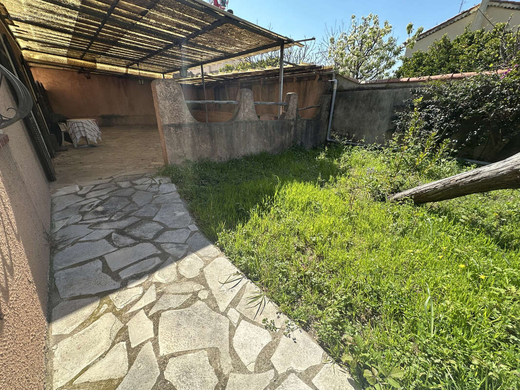 Maison à SAINT-LAURENT-DU-VAR