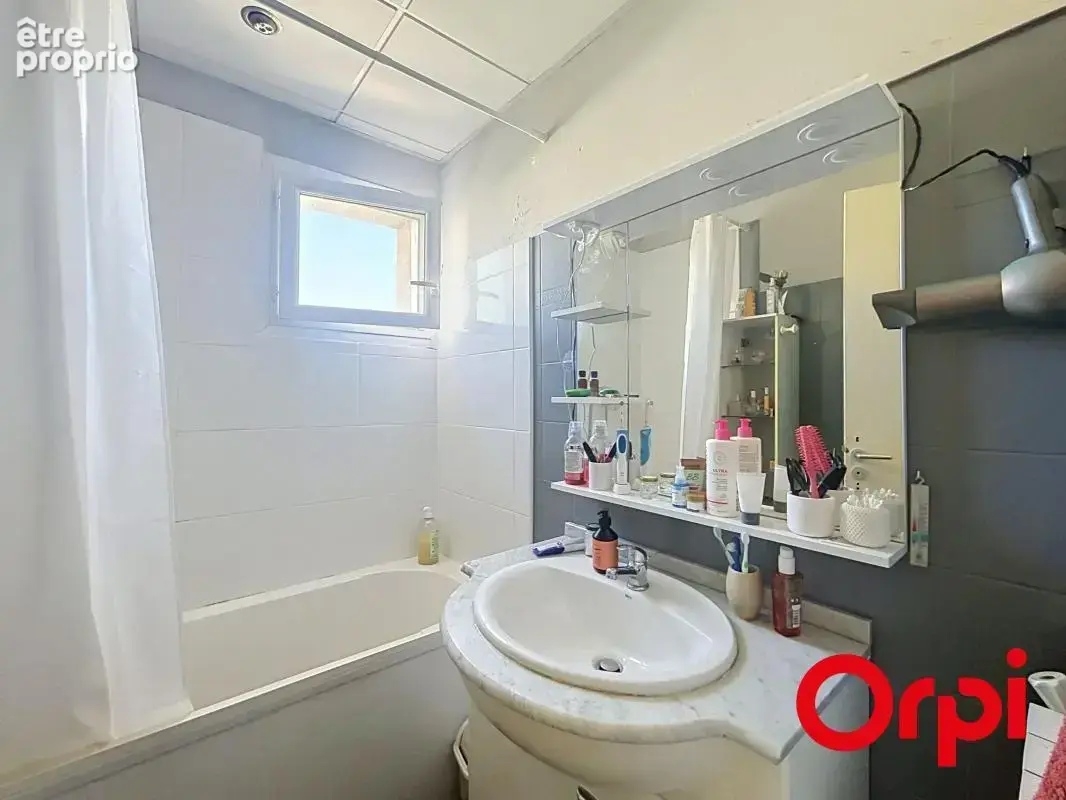La seyne sur mer secteur donicarde - t3 59m2 avec balcon cave et parking - photo 8