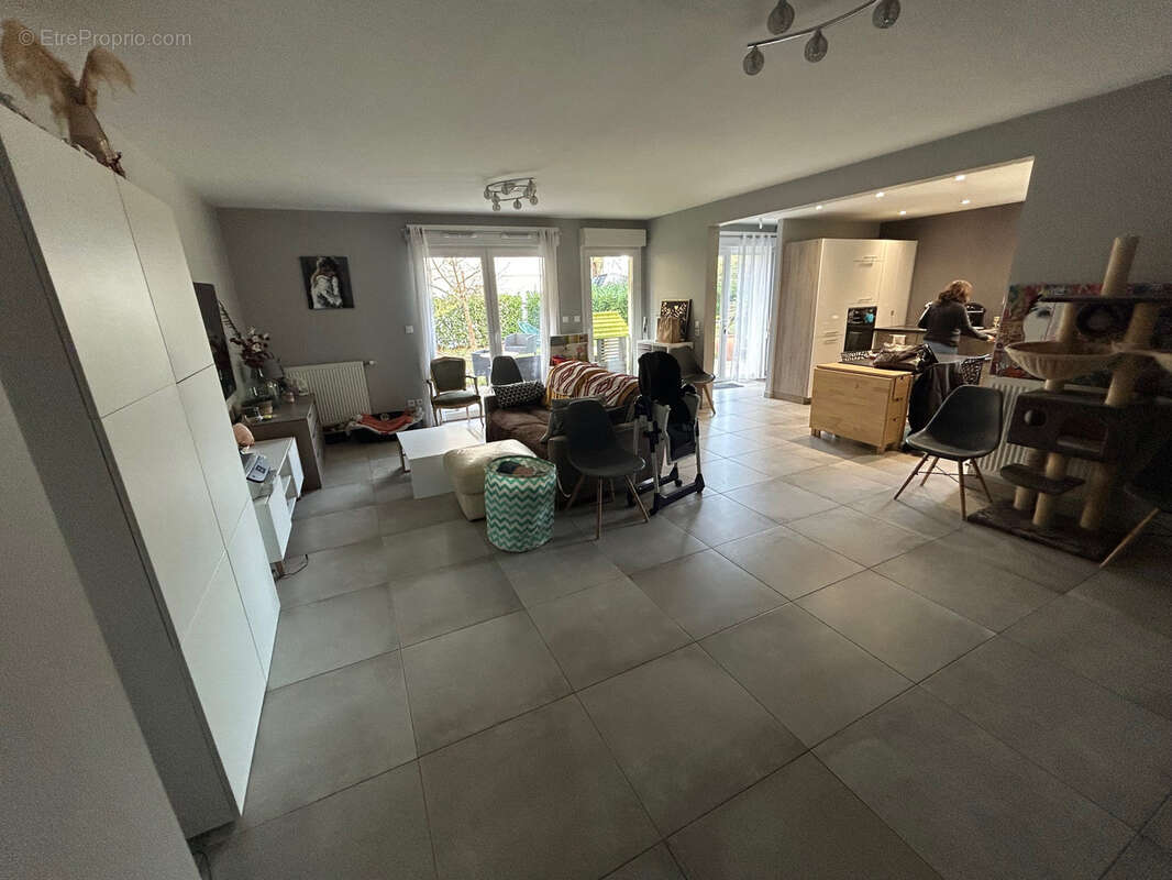 Appartement à CHARBONNIERES-LES-BAINS