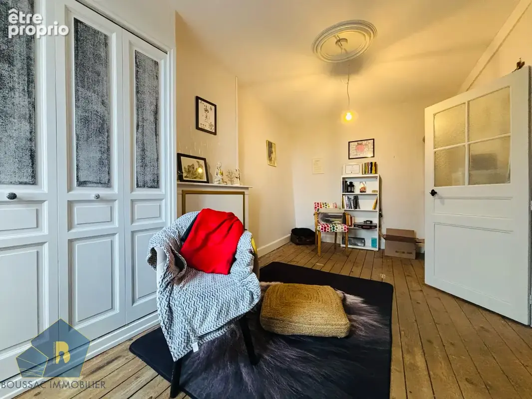 Maison entièrement rénovée   Vue exceptionnelle sur les Monts de Toulx - photo 10