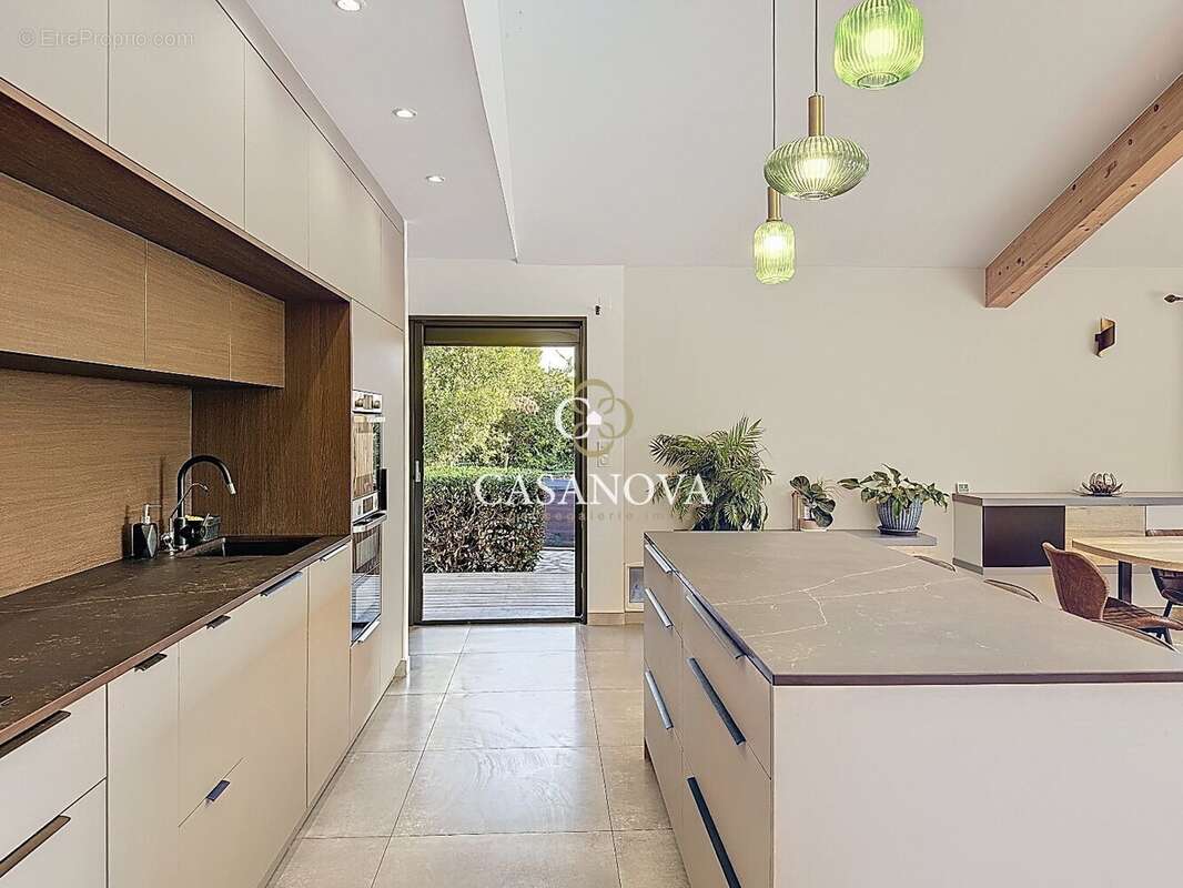 Maison et appartement indépendant sur vaste terrain arboré - photo 8