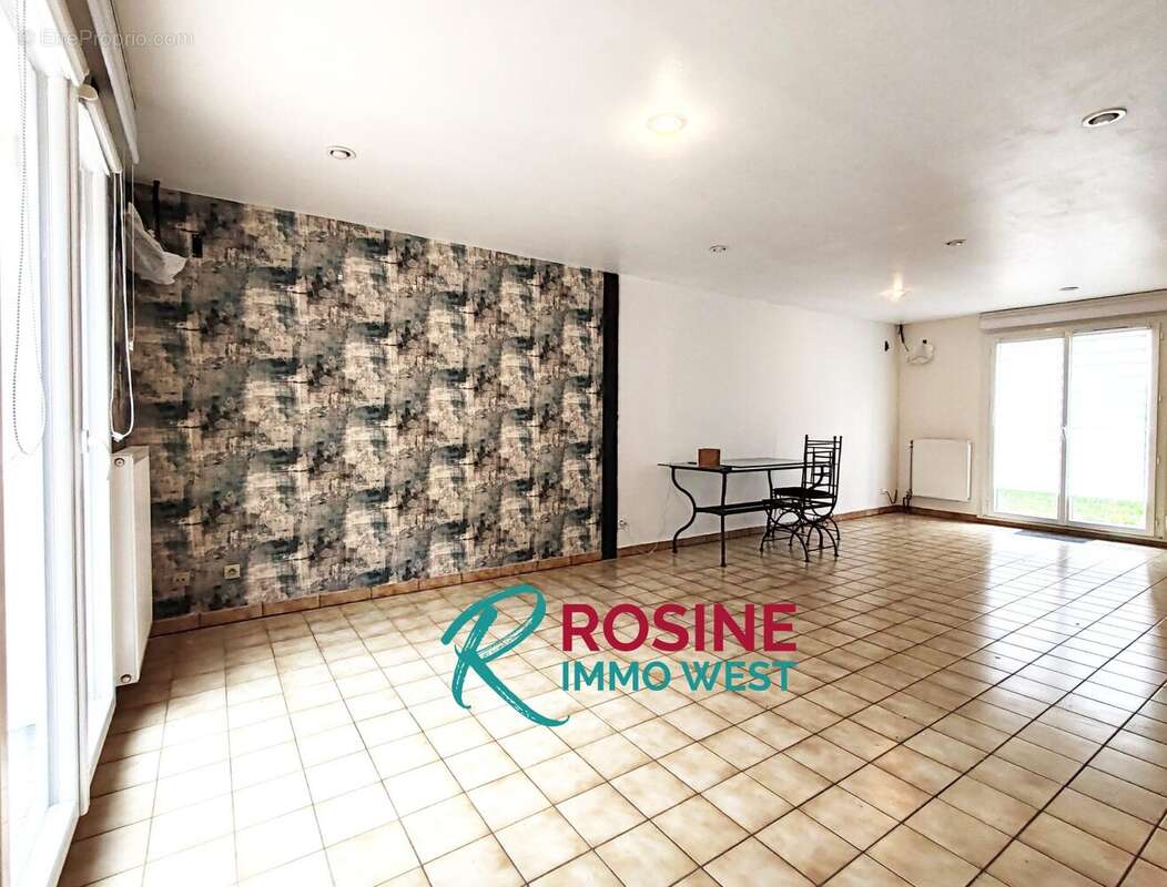 Maison à COURCOURONNES