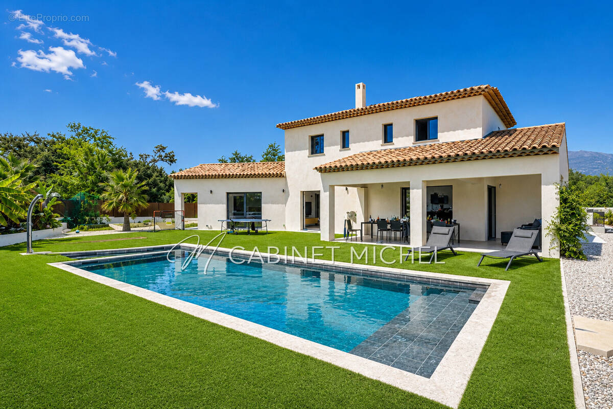 Maison à ROQUEFORT-LES-PINS