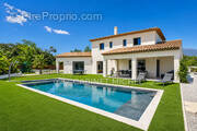 Maison à ROQUEFORT-LES-PINS