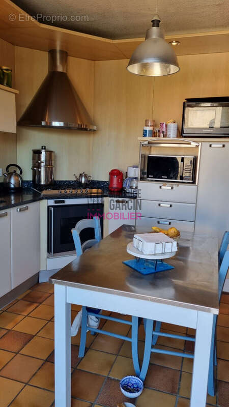 Maison 236 m² à Entraigues-Sur-La-Sorgue  - photo 5