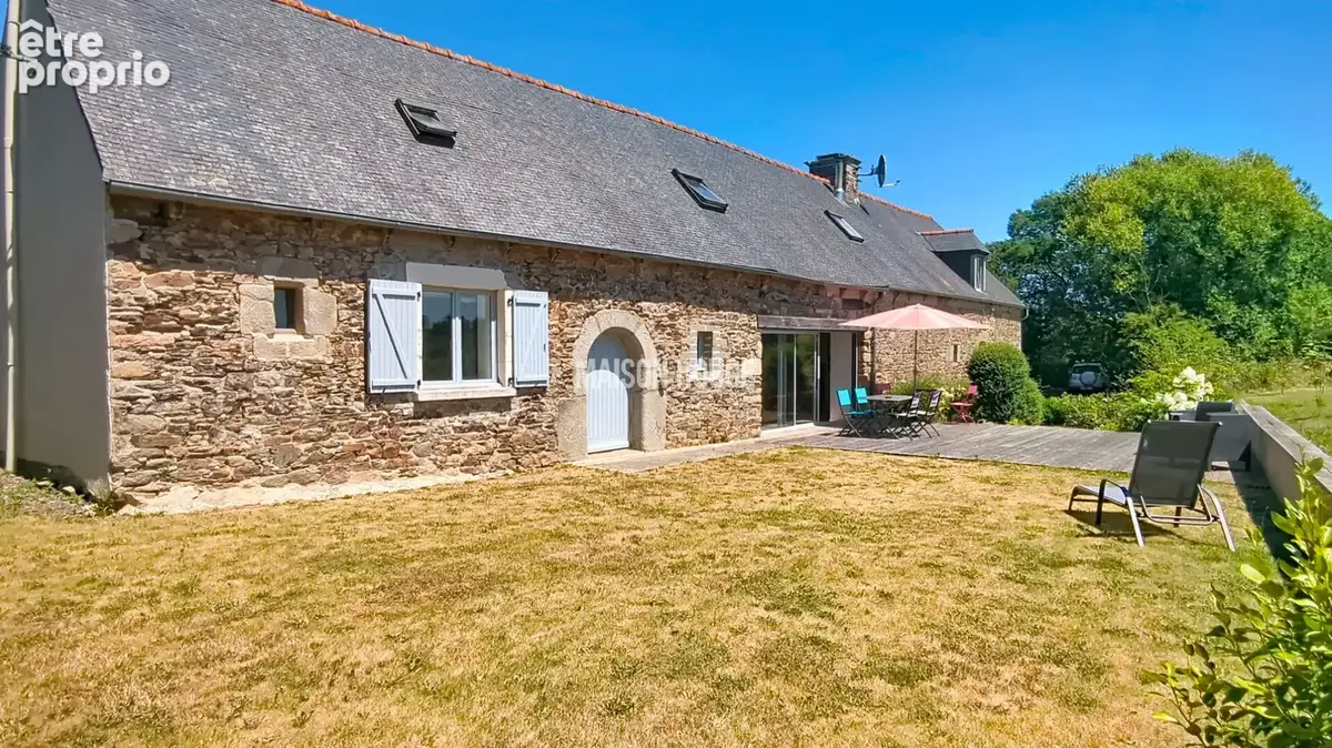 Propriété en pierres avec 4 hectares de terrain, dépendances , vie de plain pied, au calme - photo 2