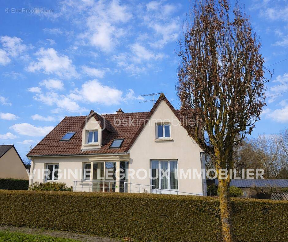 Maison à SAINT-PIERRE-LA-COUR