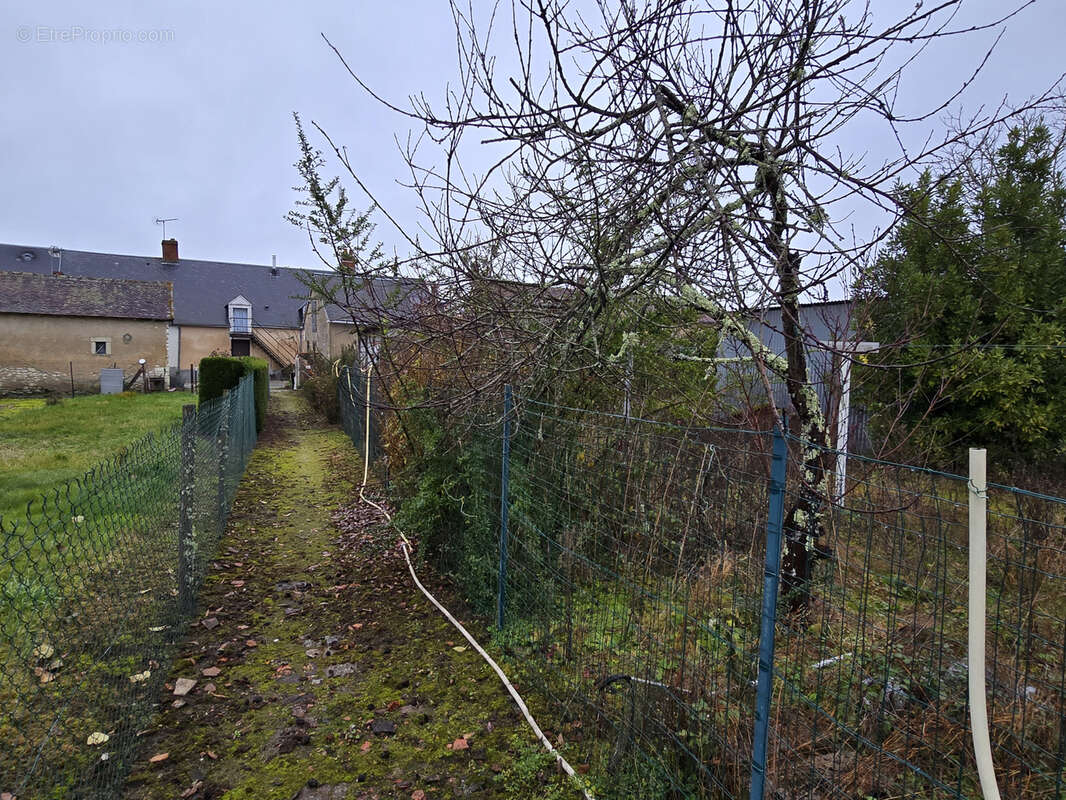 Maison à MEZIERES-EN-BRENNE