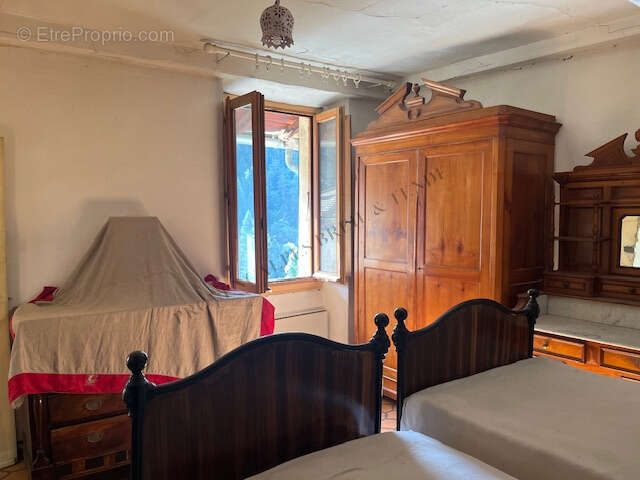 Appartement + local commercial + 2 grandes caves - photo 3