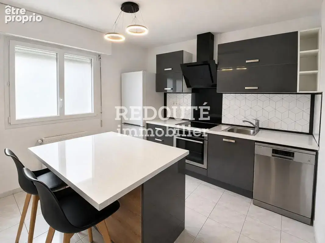 A vendre en exclusivité - secteur st marceau - t4 et parking - photo 4